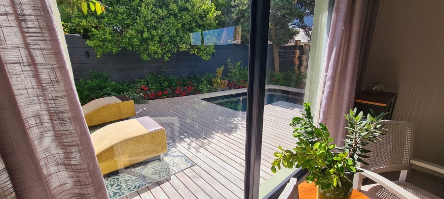 10 Bedroom Property for Sale in Bloubergstrand Western Cape